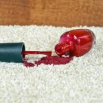 لکه برداری - از بین بردن لکه لاک ناخن