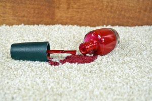 لکه برداری - از بین بردن لکه لاک ناخن
